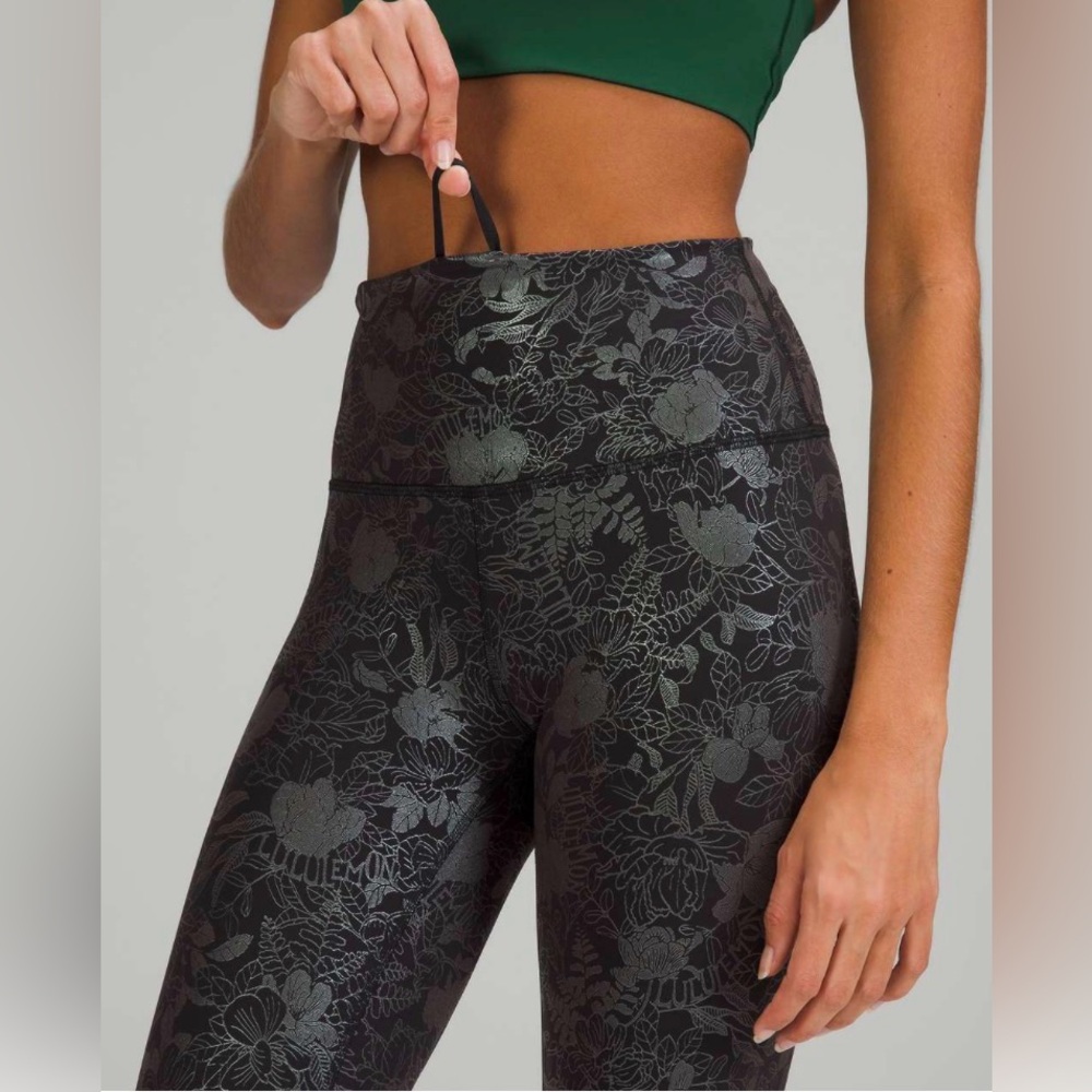 Lululemon 25” Foil Wunder Train High-Rise Tight Leggings